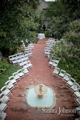 Best Courtyard Lake Lucerne - IW Phillips House Wedding Photos - Sandra Johnson (SJFoto.com)